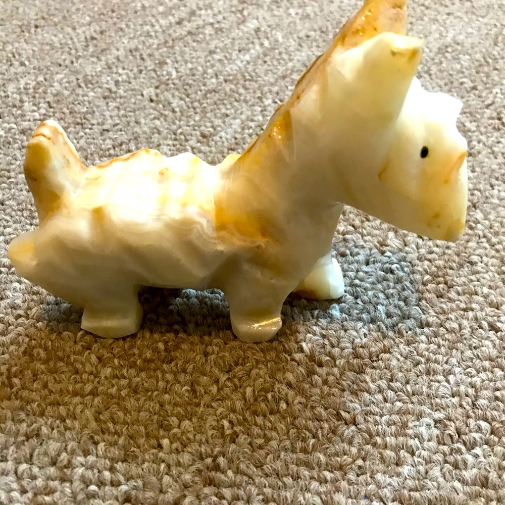 3/$20✨Amber Dog Figurine